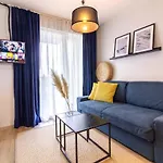 Shine Apartment, By Cohost