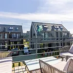 Shine Apartment, By Cohost *