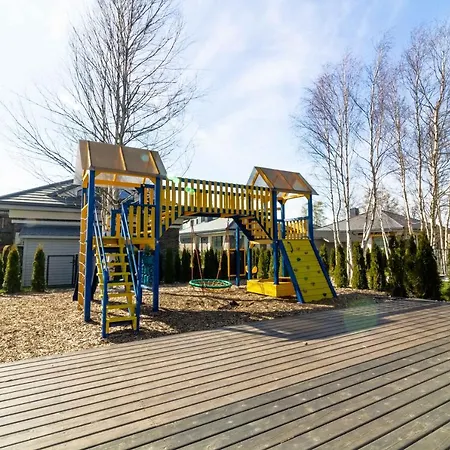 Shine Apartment, By Cohost