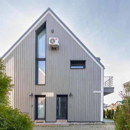 Shine Apartment, By Cohost 公寓 帕兰加