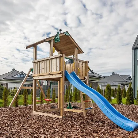 Shine Apartment, By Cohost 公寓 *