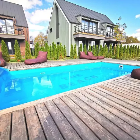 Shine Apartment, By Cohost 公寓