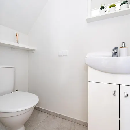 Shine Apartment, By Cohost Apartment