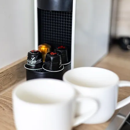 Shine Apartment, By Cohost דירה *