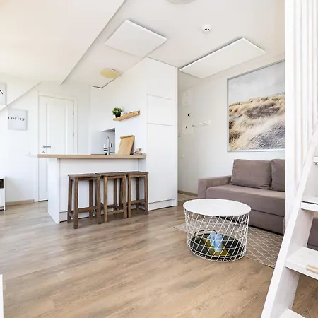 Shine Apartment, By Cohost