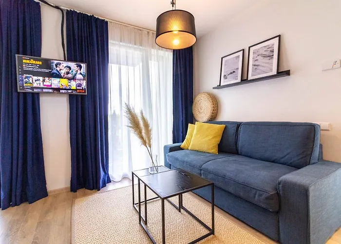 Shine Apartment, By Cohost