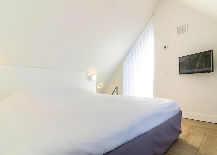 Apartman Shine Apartment, By Cohost