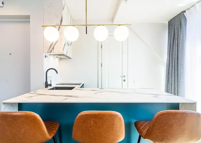 Shine Apartment, By Cohost