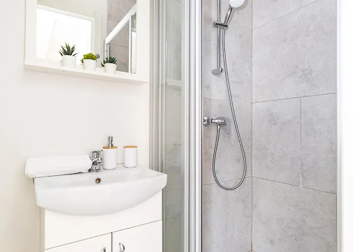 Apartman Shine Apartment, By Cohost