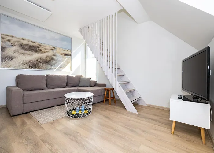 Shine Apartment, By Cohost Apartman Palanga