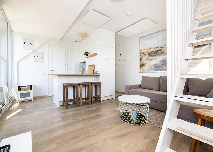 Shine Apartment, By Cohost