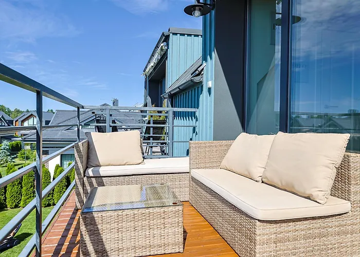 Shine Apartment, By Cohost Palanga